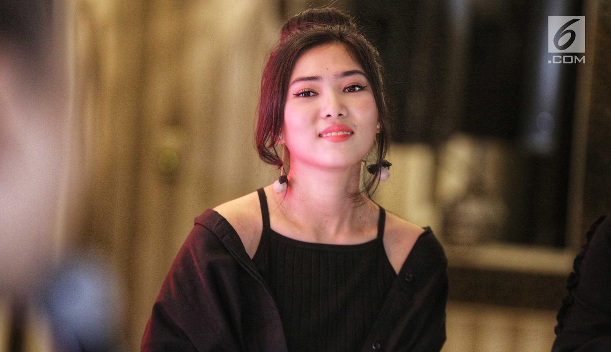 FOTO: Lewat Lipstik, Isyana Sarasvati Bisa Mengekspresikan ...