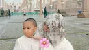 <p>Larissa Chou memiliki seorang anak bernama Muhammad Yusuf Alvin Ramadhan [Instagram/larissachou]</p>