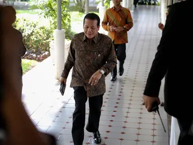 Wakil Ketua DPR, Taufik Kurniawan saat menyambangi Kantor Presiden, Jakarta, Senin (18/5/2015). Kedatangan DPR untuk mengajukan usulan revisi UU No. 1 Tahun 2015 tentang Pemilihan Gubernur, Bupati, dan Wali Kota. (Liputan6.com/Faizal Fanani)