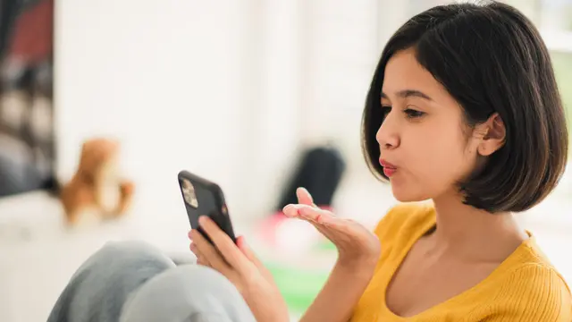 Deretan Love Language Versi Pejuang LDR, Biar Tetap Romantis Saat Jarak Memisahkan