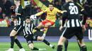 Bermain di kandang sendiri, Stade Bollaert-Delelis, RC Lens tampil beringas dengan menorehkan skor 5-1. (AFP/Sameer Al-Doumy)
