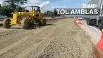 Kondisi amblesnya jalan tol di KM 103, masih dalam perbaikan,  jalan darurat dibuat untuk alternatif  demi mengurangi kemacetan.