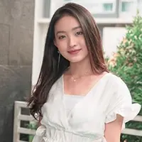 Senyum manisnya sukses membuat banyak pria antri untuk berebut mendapatkan hati gadis yang telah menginjak usia 20 tahun ini. (Liputan6.com/IG/natashawilona12)