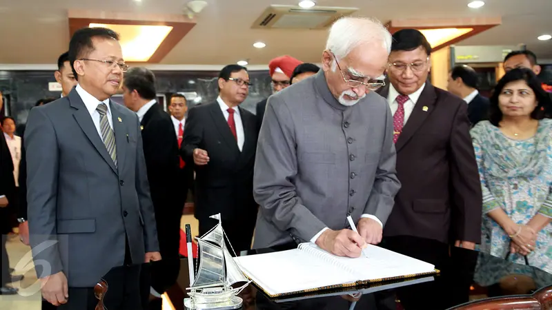 20151103-Kunjungan Wapres India ke DPD-Jakarta- Hamid Ansari-Johan Tallo