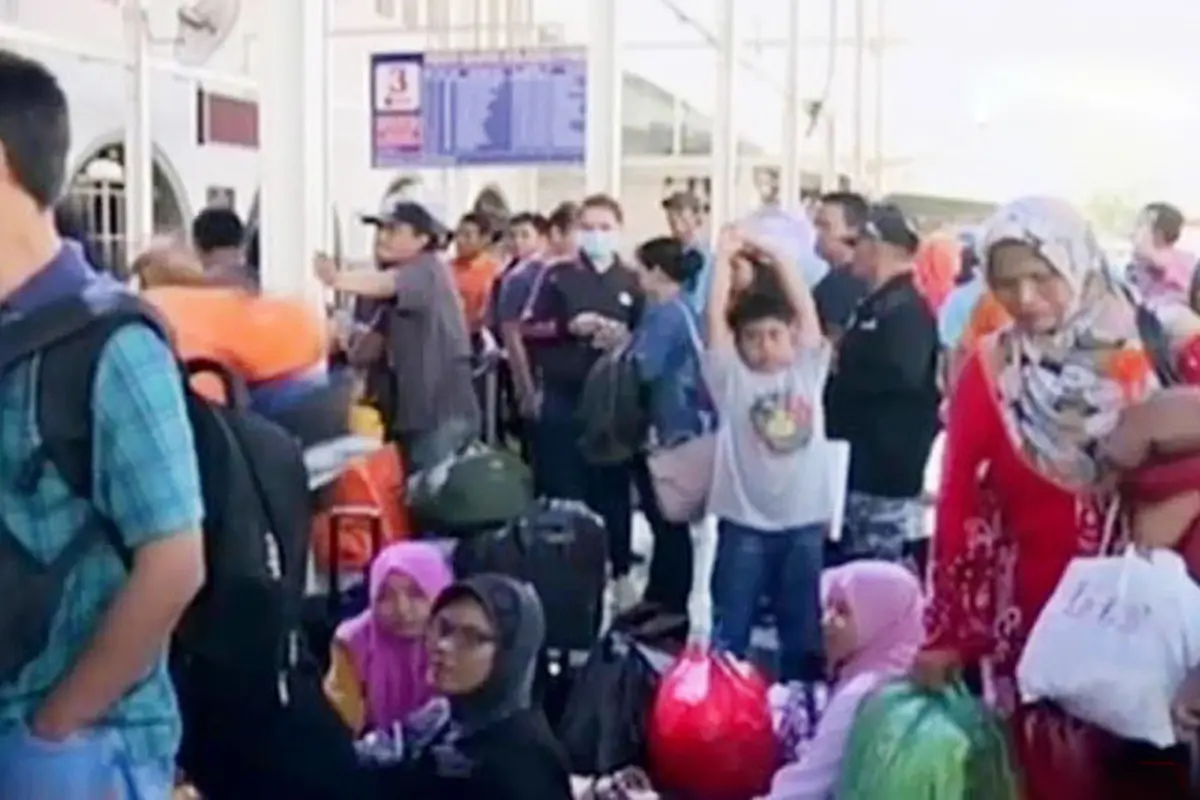 VIDEO: Liburan Usai, Stasiun Senen dan Bandara Soetta Padat