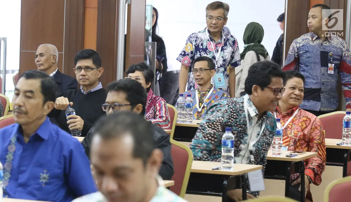 Wakil Ketua Laode Muhammad Syarif mengikuti tes psikologi di Pusdiklat Kemensetneg, Jakarta, Minggu (28/7/2019). Dalam tes psikologi ini diikuti oleh 104 peserta setelah melalui proses seleksi pada tes administrasi. (Liputan6.com/Herman Zakharia)