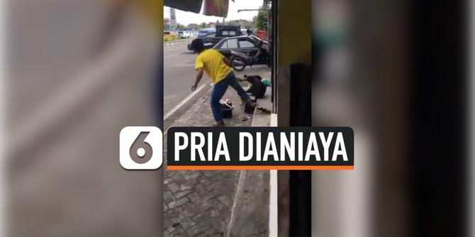 VIDEO: Detik-Detik Pemuda Aniaya Pria Setengah Baya