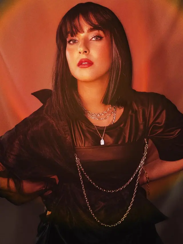 8 Potret Tasya Farasya Berdandan Ala Selebriti Dunia, Mirip Banget