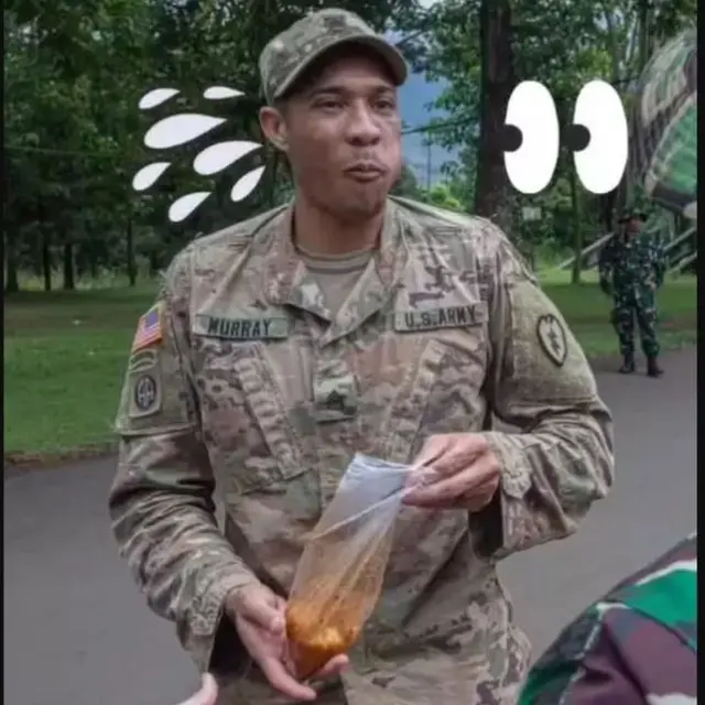Tentara Amerika Serikat Rela Antre Saat Jajan Siomay dam Cilok di Indonesia