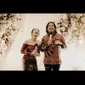 Joshua Suherman dan Clairine Christabel  saat acara lamaran (dok.Instagram/@jojosuherman/https://www.instagram.com/p/CV0I9IfvmSu/Komarudin)