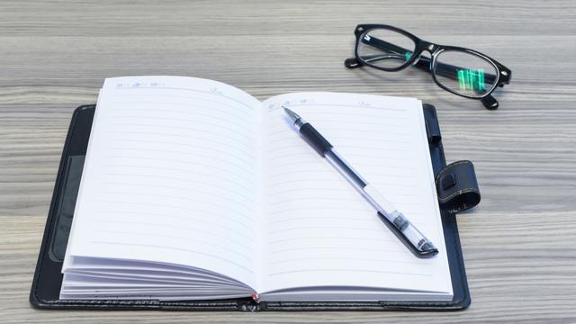 Ilustrasi menulis majas personikasi