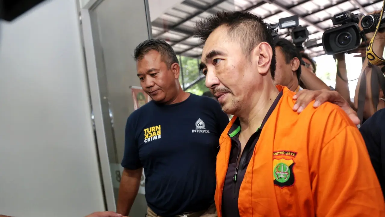 [Bintang] Gatot Brajamusti