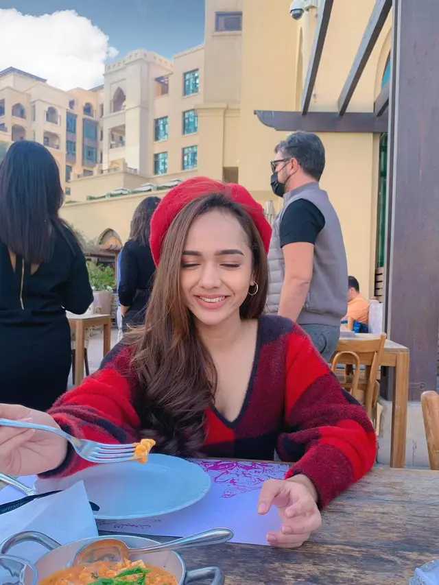 Momen Liburan Dianda Sabrina di Dubai. (Sumber: Instagram/sabrinadh)