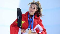 Atlet ski China, Eileen Gu mencuri perhatian setelah aksinya yang mengagumkan di Olimpiade musim dingin Milano-Cortino 2026. (AFP/Kirill Kudryavtsev)