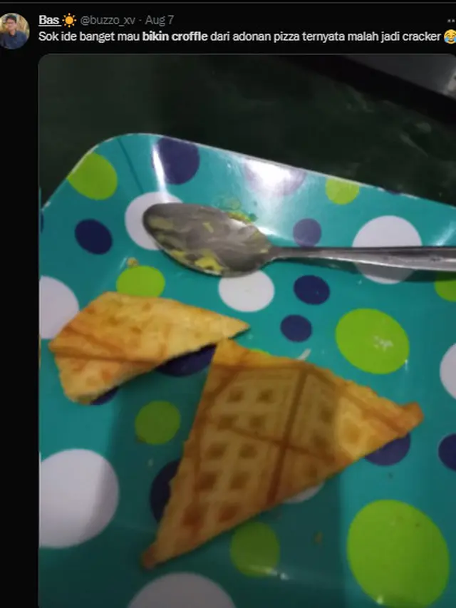 7 Croffle Gagal yang Bentuknya Jauh dari Ekpektasi, Bikin Senyum Miris