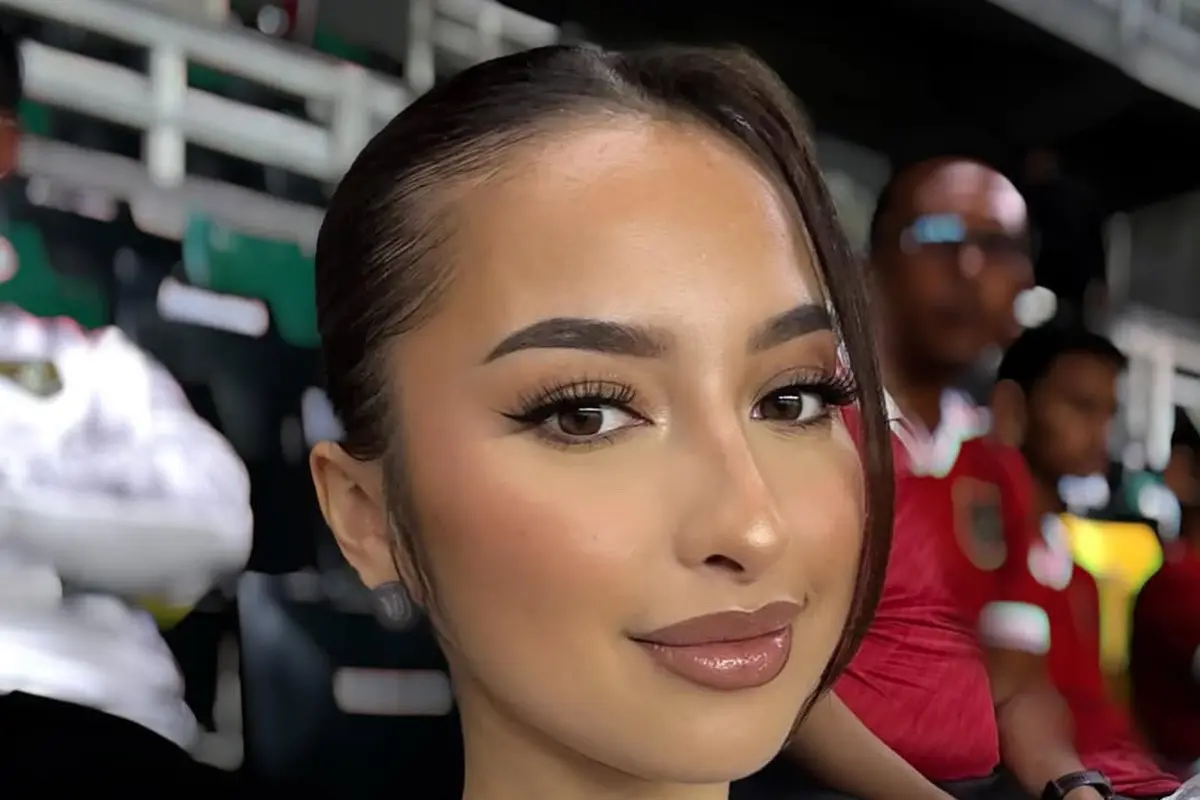 Lipstik deep brown