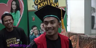 Bagi penggemar stand-up comedy nama Abdur alias Abdurrahim Arsyad pastinya sudah tak asing lagi, tapi tetap saja meski tenar Abdur masih minder bertemu bintang film