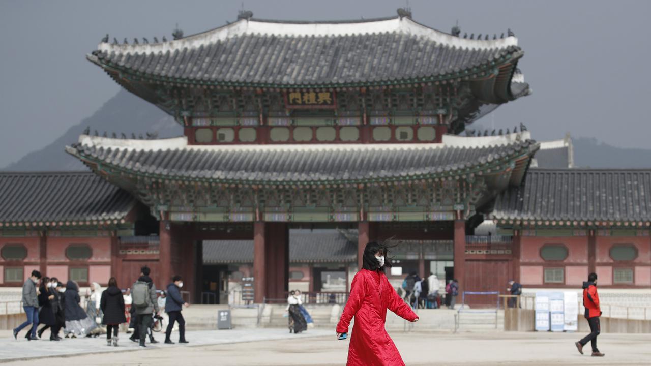 Kasus Infeksi COVID-19 Melonjak Tajam di Korea Selatan