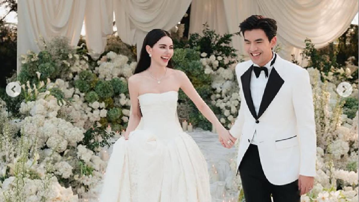 Aktris Thailand Mai Davika Resmi Menikahi Pacar 7 Tahunnya, Anggun Bergaun Pengantin yang Roknya Bisa Dilepas Pasang