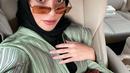 Penampilan Nikita Willy dengan menggunakan karudung pun sukses curi perhatian publik. Bahkan,banyak pula netizen yang memuji penampilan Nikita yang tetap terlihat menawan. (Liputan6.com/IG/@nikitawillyofficial94)