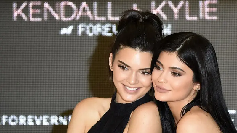 [Bintang] Kylie dan Kendall Jenner