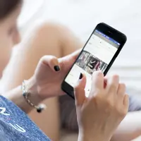 Anak Cerdas Berinternet | unsplash.com/@olegmagni