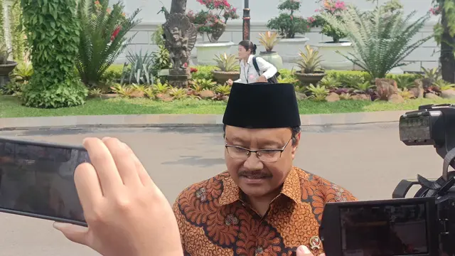 Menteri Sosial (Mensos) Saifullah Yusuf alias Gus Ipul menemui Presiden Prabowo Subianto untuk membahas soal data tunggal sosial ekonomi.