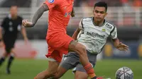 Gelandang Borneo FC, Stefano Lilipaly saat melawan Persib Bandung di BRI Liga 1 2022/2023. (Twitter Borneo FC).