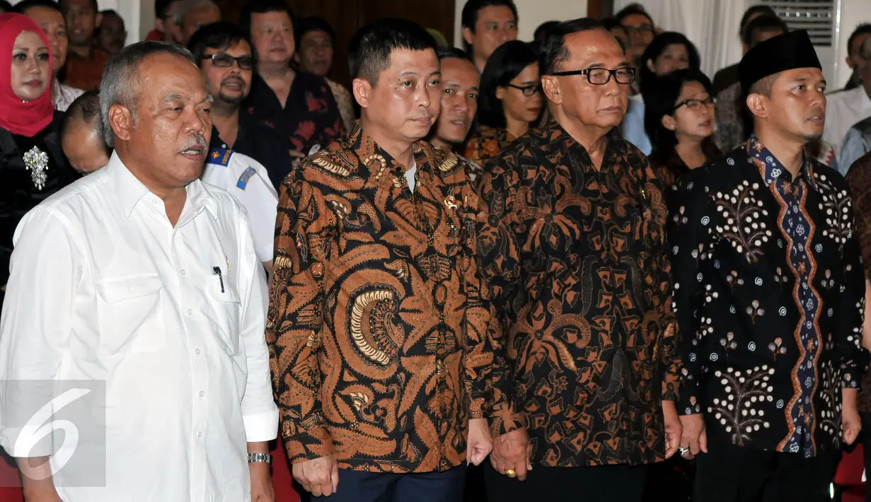 Ki-ka: Menteri PUPR Basuki Hadimuljono, Menhub Ignasius Jonan, Wantimpres Sidarto Danusubroto dan Komisi VI DPR Fraksi PKB Maman Imanul  Haq saat menghadiri Rembug Nasional 1 Tahun Jokowi-JK, Jakarta, Selasa (20/10/2015). (Liputan6.com/Johan Tallo)