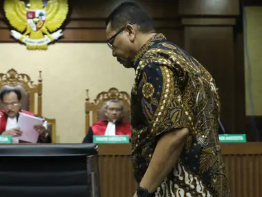 Terdakwa suap pengadaan dan pelaksanaan pembangunan kampus IPDN Sumbar KabAgam2011, Dudy Jocom saat sidang putusan di Pengadilan Tipikor Jakarta, Rabu (14/11). Dudy dinyatakan bersalah dan divonis empat tahun penjara. (Liputan6.com/Helmi Fithriansyah)