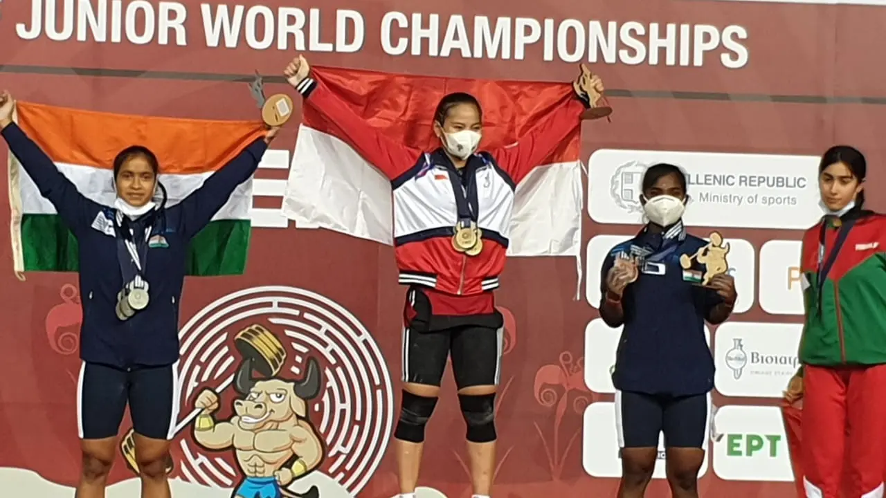 Windy Cantika Aisah Juara Dunia Angkat Besi Junior 2022