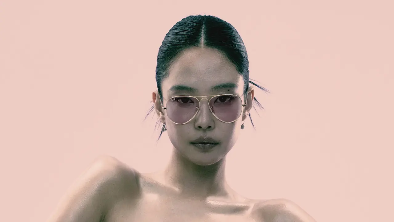 Saat Jennie BLACKPINK Memilih Warna Ruby, Ray-Ban x Transitions Perkenalkan Lensa Berwarna Dinamis ke Indonesia