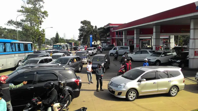 Liburan, Jalur Puncak Sudah Padat Sejak Tadi Pagi