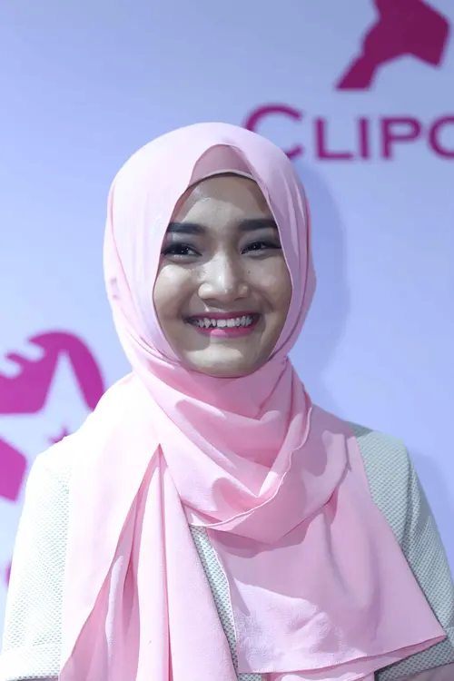 Gey BDSM zorlash pornosini tomosha qiling