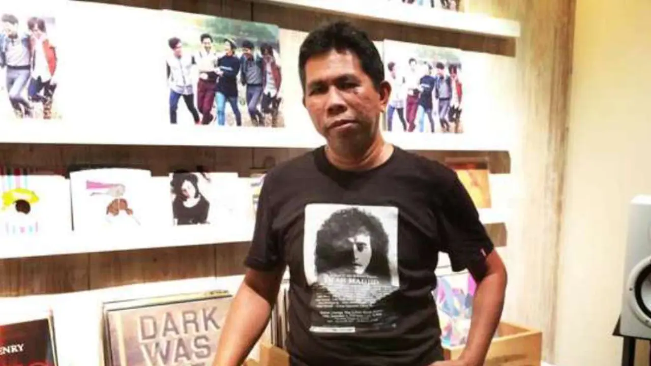 Denny Sakrie