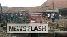 Warga Kampung Aquarium, Penjaringan, Jakarta Utara terus melawan. Mereka menolak digusur atau ditertibkan oleh Pemerintah Provinsi DKI Jakarta