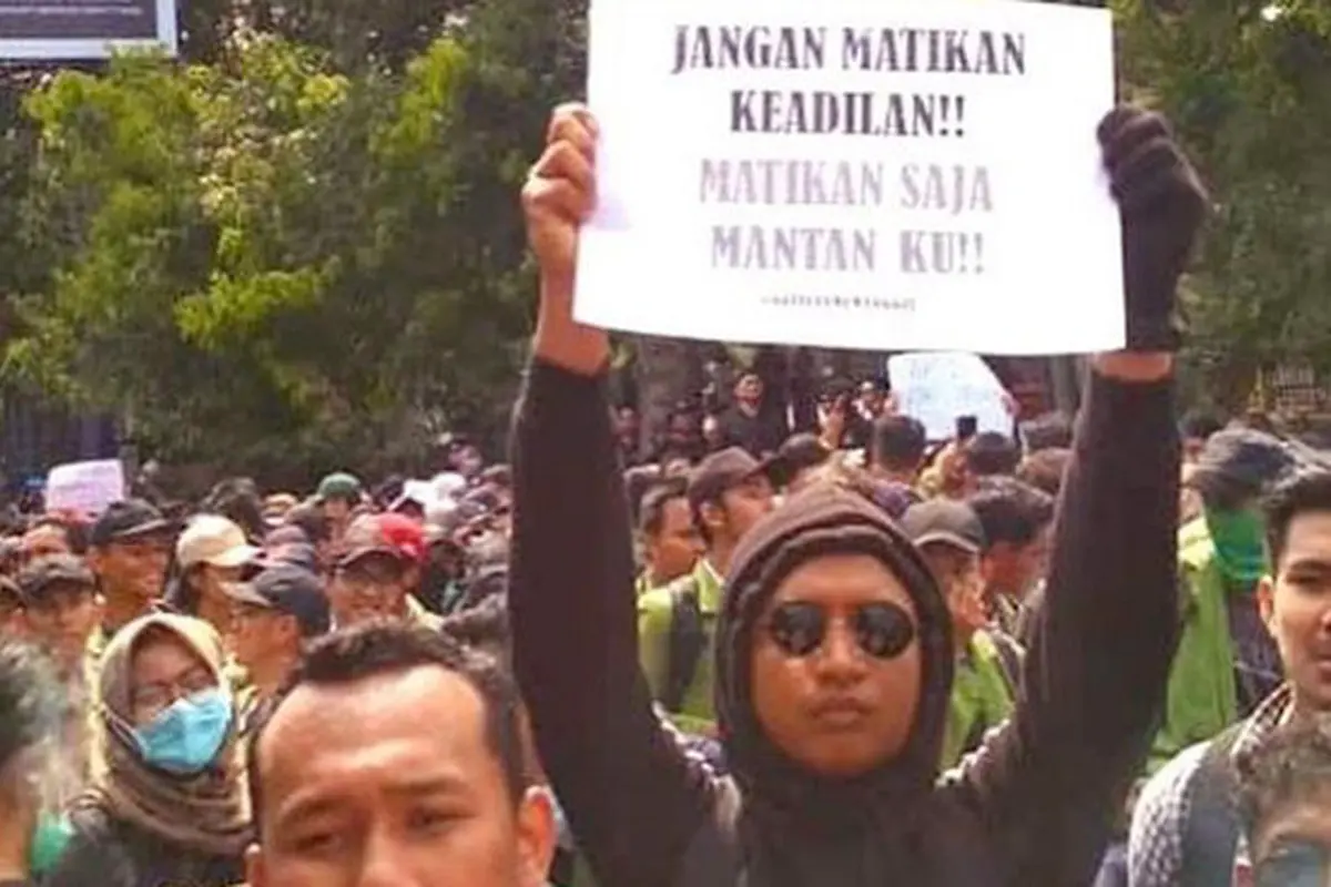 11 Poster Kocak Demo Mahasiswa Tolak RUU KUHP, Lucu tapi Bikin Baper
