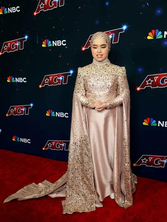Putri Ariani menghadiri karpet merah untuk "America's Got Talent" Season 18 Live Show di Hotel Dena pada tanggal 5 September 2023 di Pasadena, California. (Monica Schipper/Getty Images North America/Getty Images via AFP)