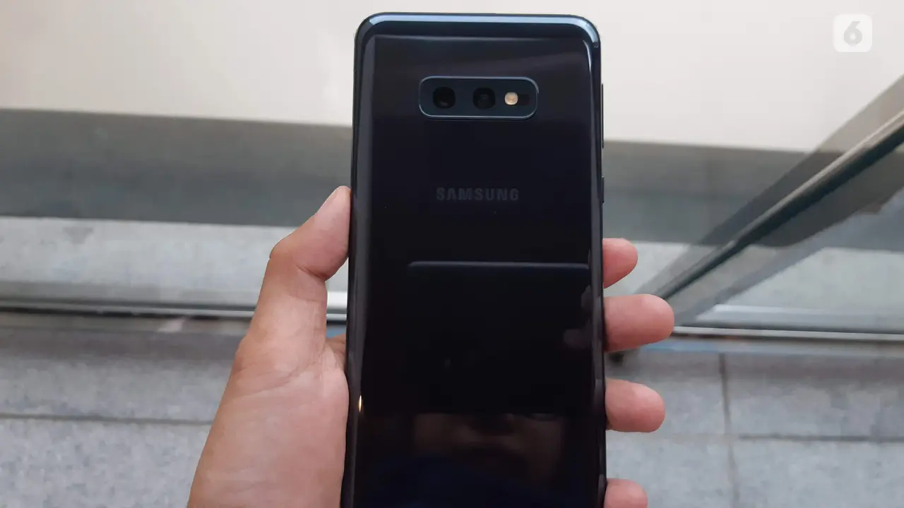 Galaxy S10e