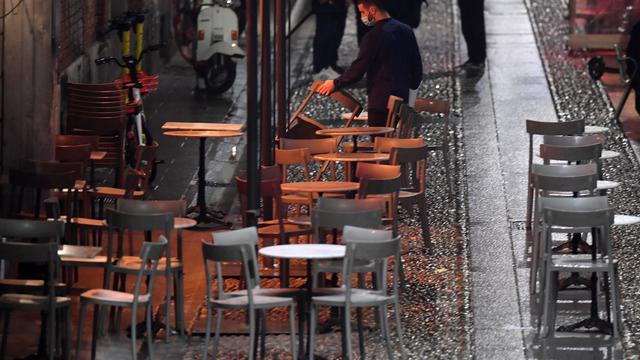 Restoran dan Bioskop Tutup Lebih Awal karena COVID-19 ...