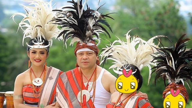 7 Pemotretan Krisdayanti dan Keluarga Pakai Baju Adat Timor Leste, Curi Perhatian