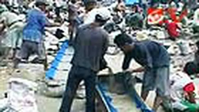 Pemkab Buru Desak Penambang Emas Tinggalkan Lokasi