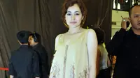 Diberondong Pertanyaan soal Cerai, Begini Jawaban Dewi Rezer