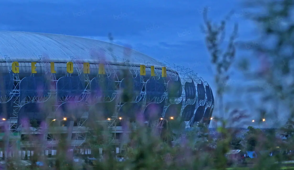 Tanah untuk bangunan stadion GBLA adalah 24,5 hektaree, sementara kalau dengan fasilitas pendukung lain ditargetkan 40 hektaree. (Bola.com/Nicklas Hanoatubun)