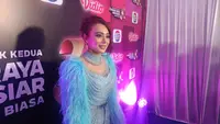 Aksi Wika Salim Ajak Juri Virtual Cinta AI Goyang Bareng di Panggung HUT ke-31 Indosiar