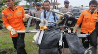 3 Penumpang AirAsia QZ8501 Ditemukan Hari Ini Terikat di Kursi
