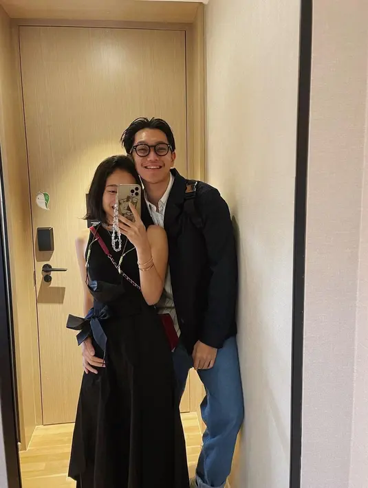 Setelah go public, baik Brandon Salim dan Dhika Himawan pun mulai sering mengunggah momen kebersamaan mereka. (FOTO: instagram.com/brandonsalim/)