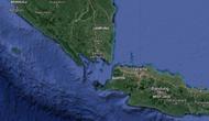 Jarak antara Pulau Jawa dan Sumatera semakin menjauh. (Liputan6.com/ Google Maps)