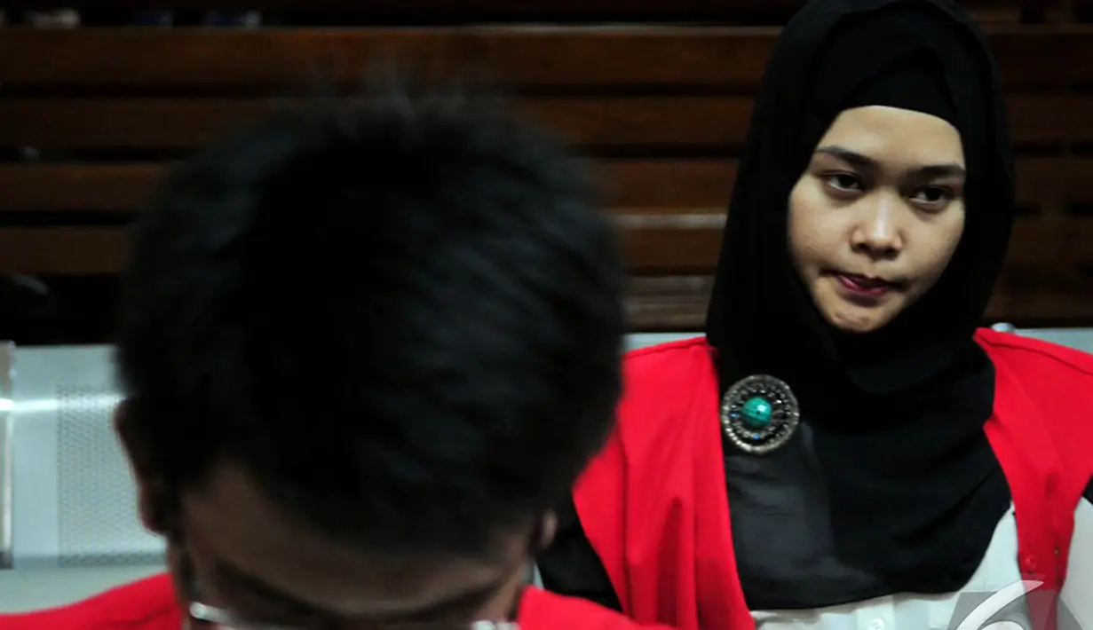 Ahmad Imam Al Hafitd dan Assyifa Ramadhani adalah terdakwa atas kasus pembunuhan Ade Sara Angelina Suroto, Jakarta, Selasa (28/10/2014). (Liputan6.com/Johan Tallo)