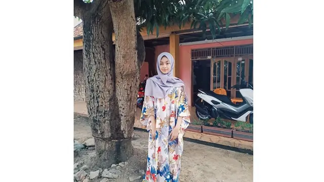 6 Potret Dinda Mahira Tampil Berhijab, Bikin Pangling